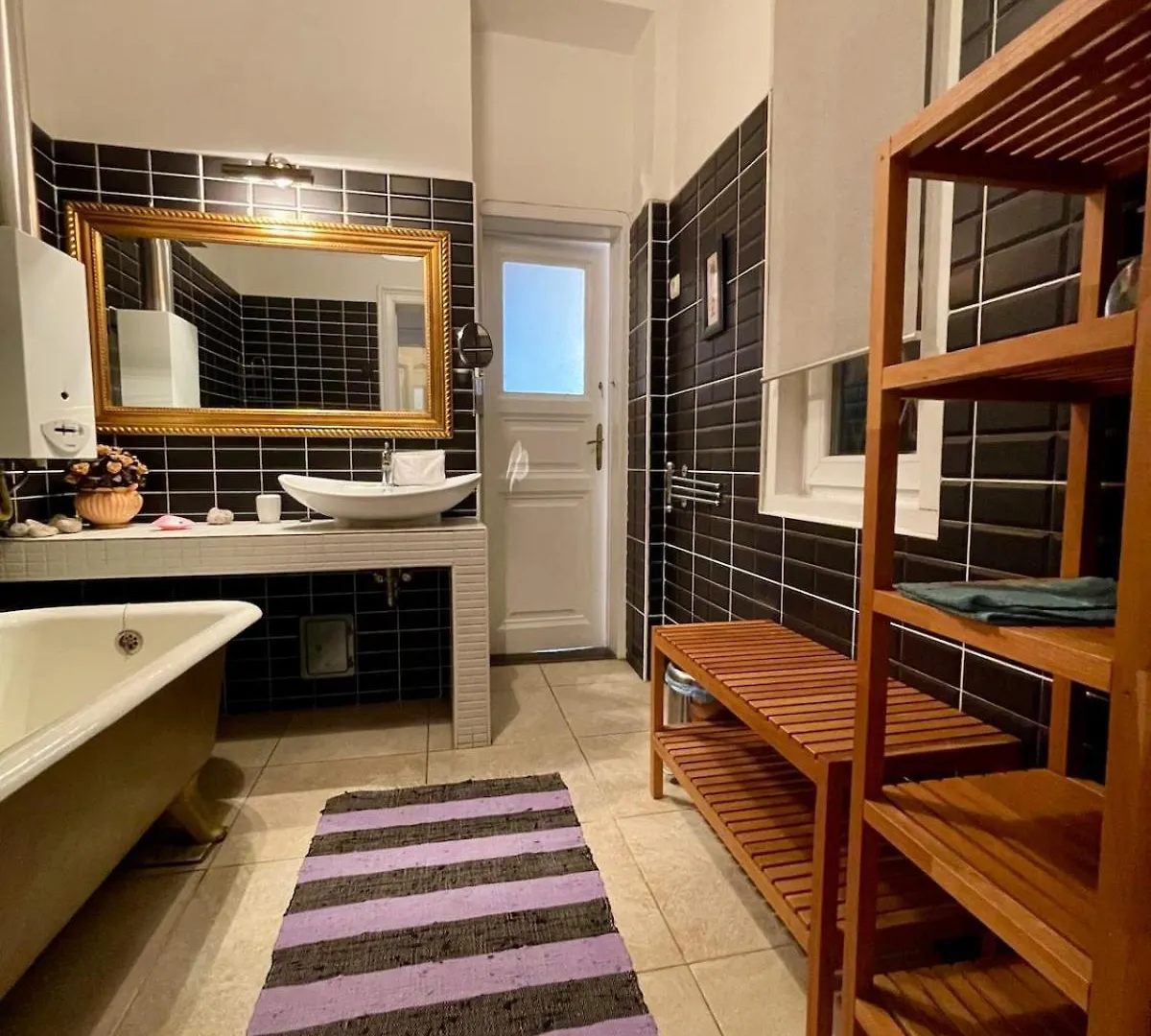 Iza Bella Classic Romantica Spacious 2Br Budapest
